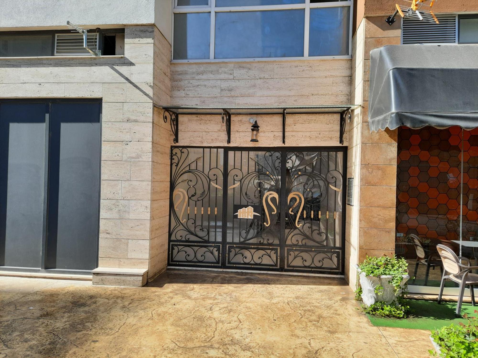 Marco's Spacious Leilighet Tiranë
